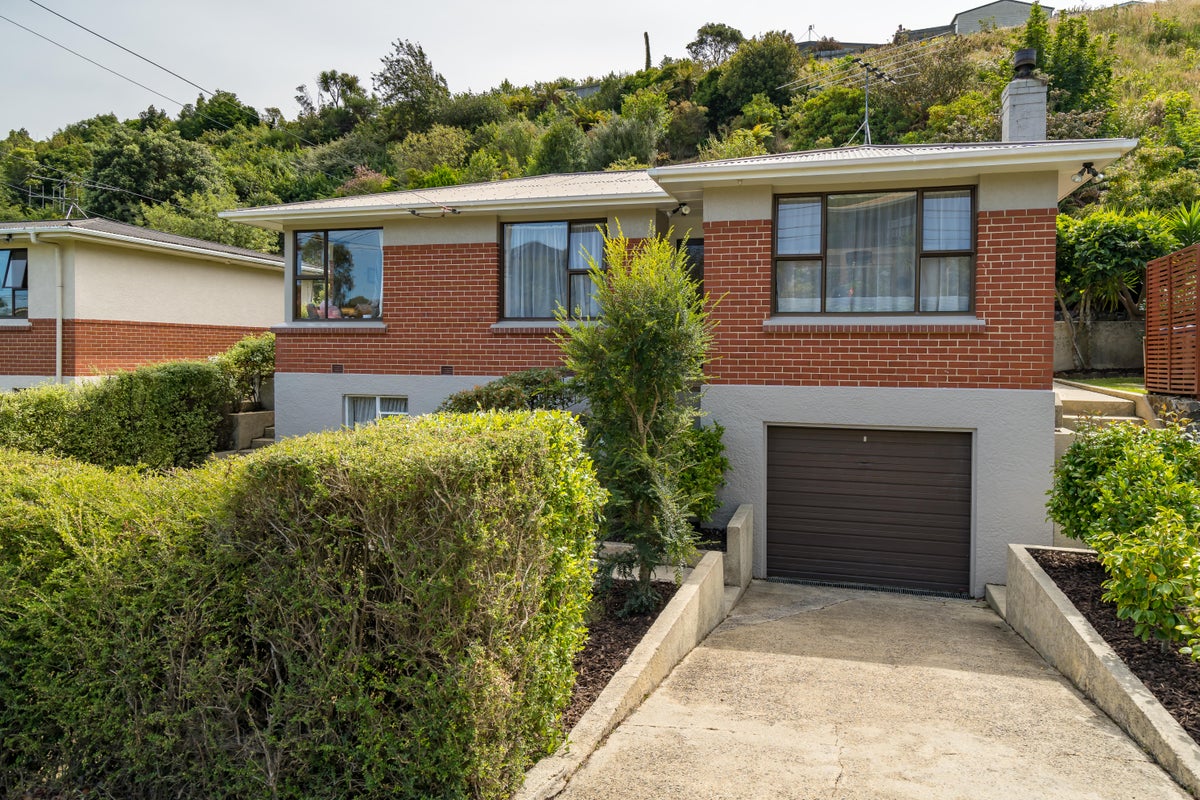 17 Woodside Terrace, Andersons Bay, Dunedin - Carousel 1