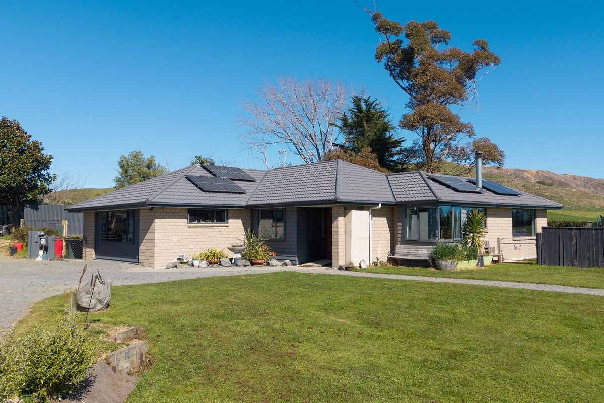 30 Mountain View Drive, Manakau, Otaki - Carousel 1