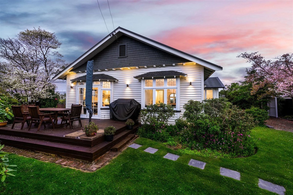 148 Knowles Street, St Albans, Christchurch - Carousel 1