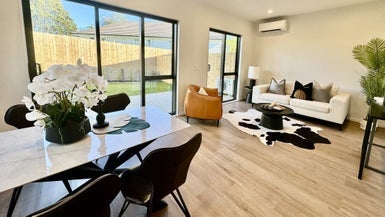 4/143 Carlisle Road, Northcross, Auckland - Carousel 1