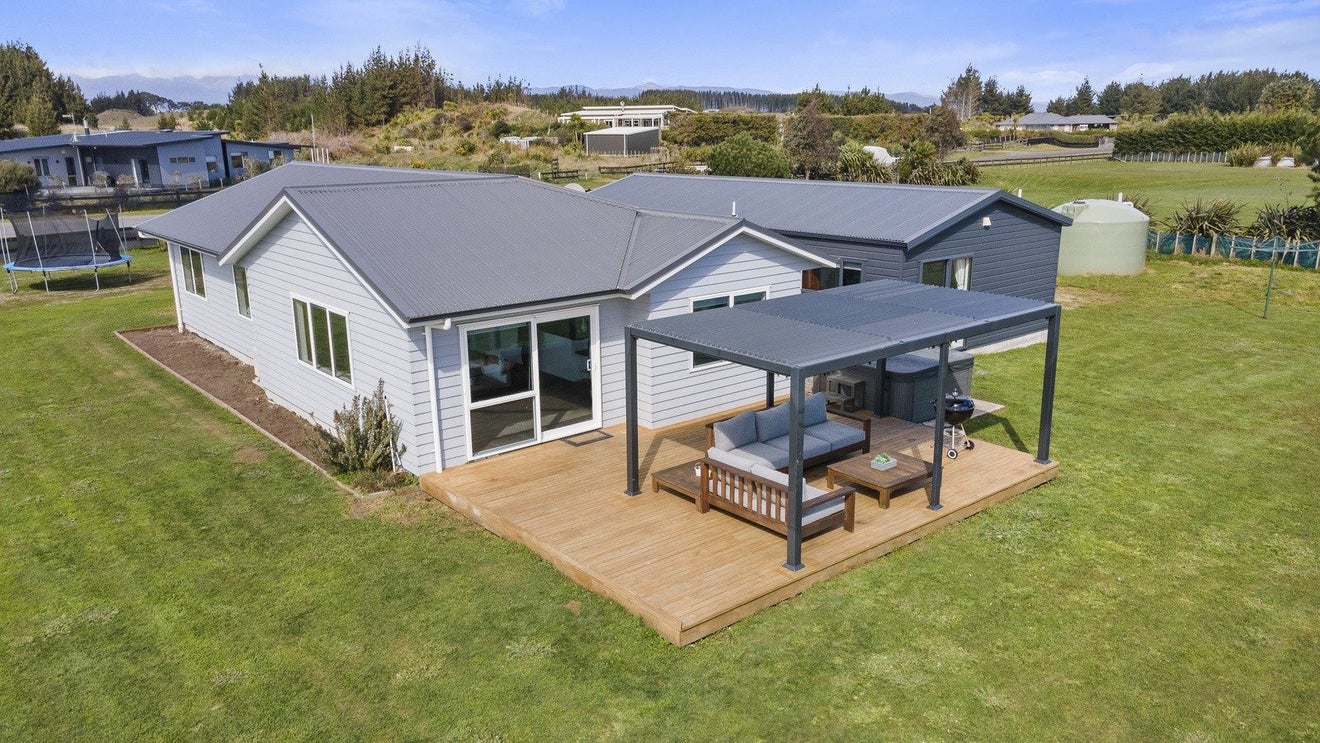 39 Kanuka Drive, Waitarere, Levin - Carousel 1