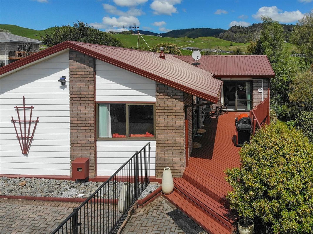 13 Bradley Place, Lynmore, Rotorua - Carousel 2