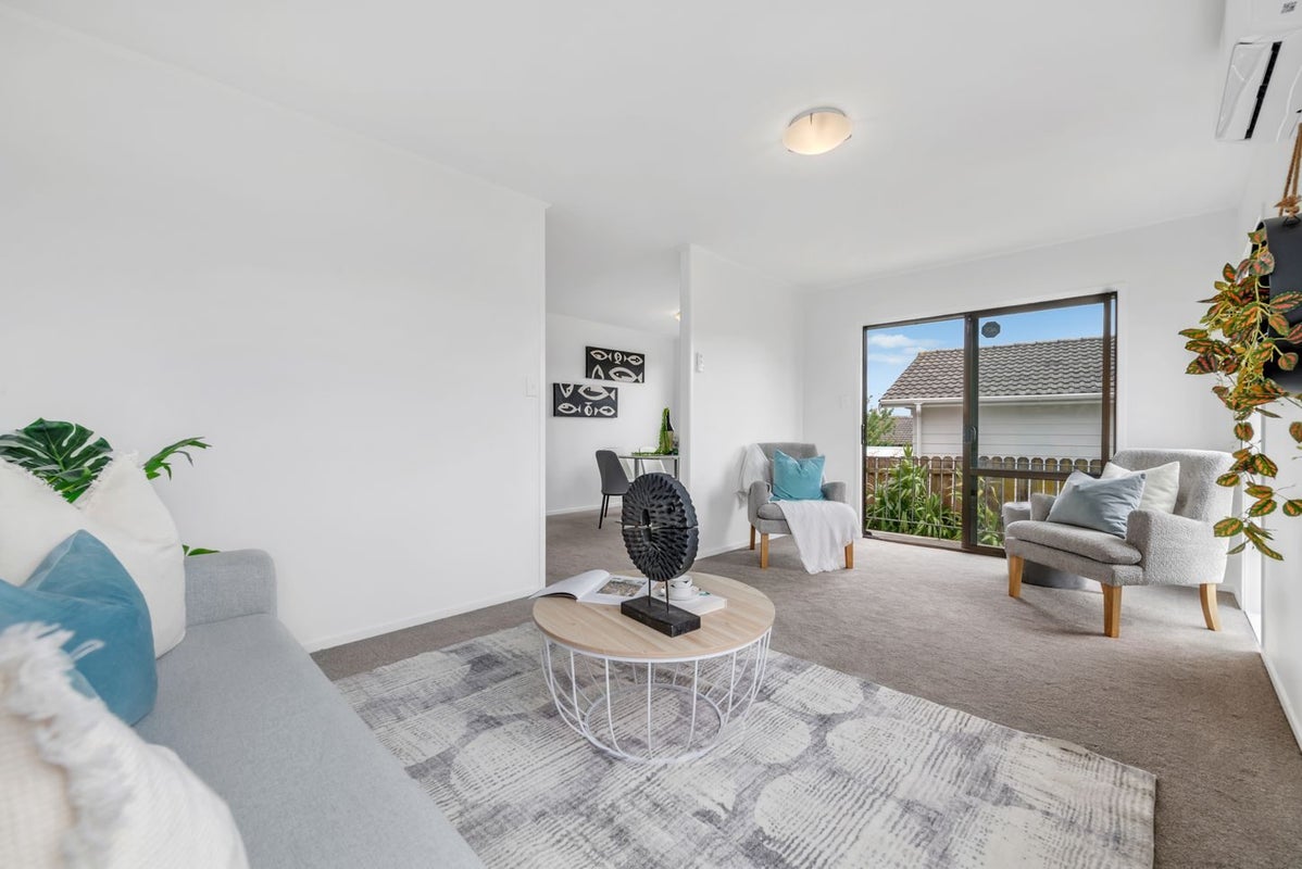 2/17 Coombe Avenue, Otara, Auckland - Carousel 1