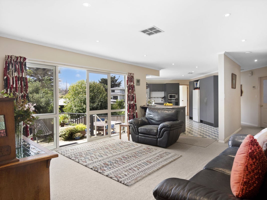 23 Renown Road, Raumati South, Paraparaumu - Carousel 2