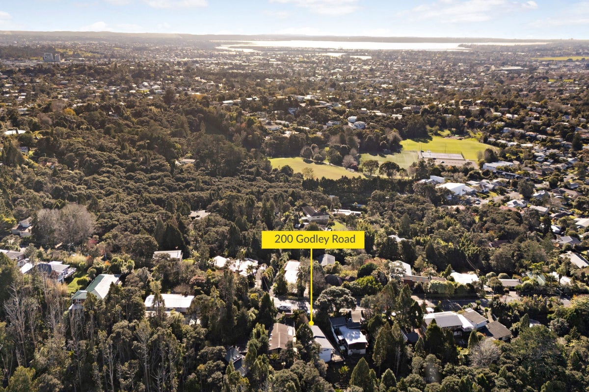 200 Godley Road, Titirangi, Auckland - Carousel 40