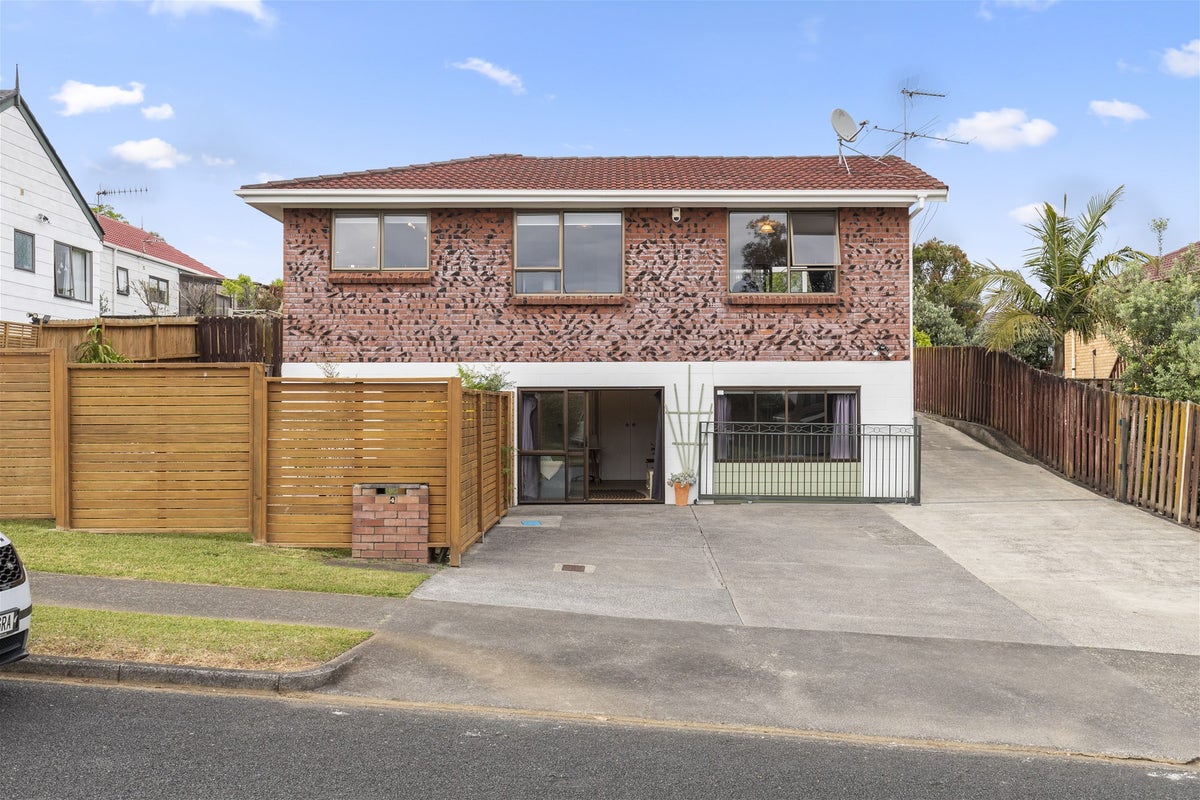 4 Galloway Crescent, Farm Cove, Auckland - Carousel 1