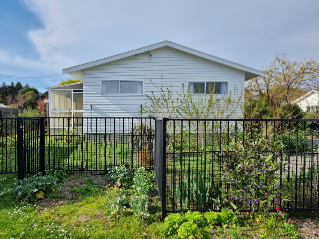 14 Bell Street, Featherston - Carousel 2