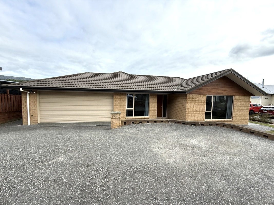 112 Milton Terrace, Picton - Carousel 1