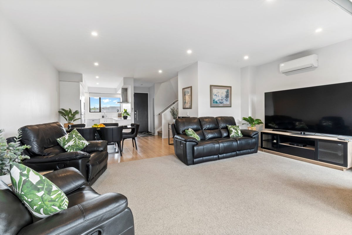 180 Seventh View Avenue, Beachlands, Auckland - Carousel 2
