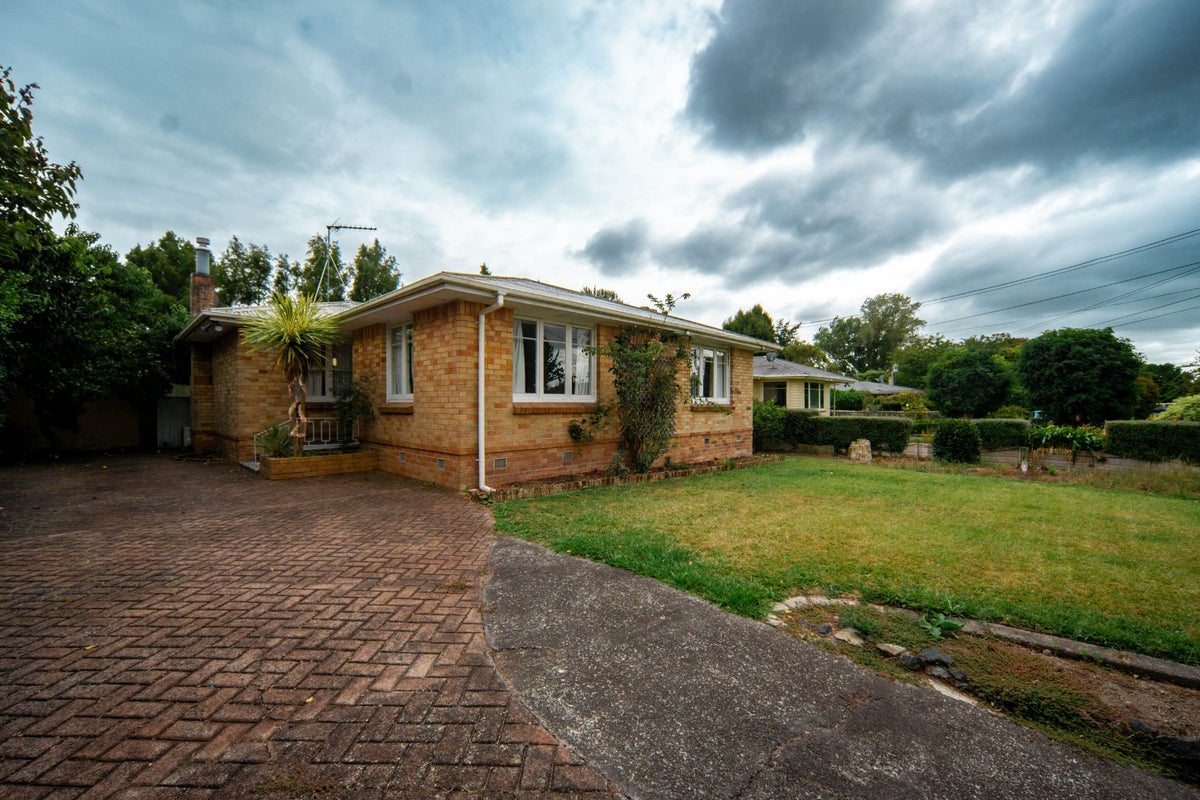 23 Greta Street, Glenview, Hamilton, Waikato - Carousel 1