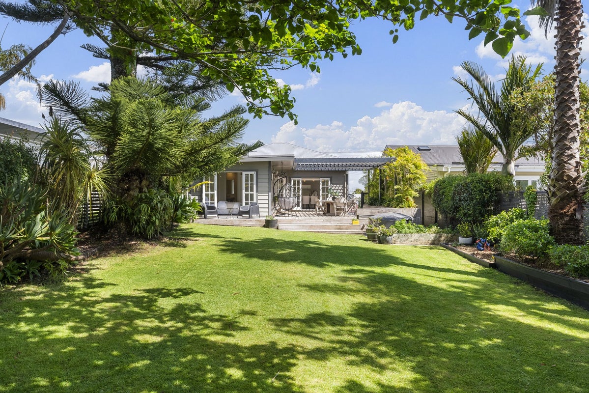 29 Finch Street, Morningside, Auckland - Carousel 1