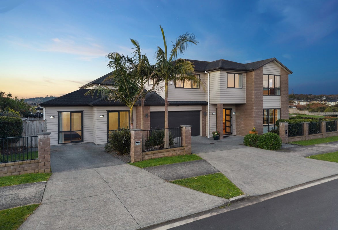1 & 1A Ballyholey Drive, Flat Bush, Manukau City, Auckland - Carousel 1