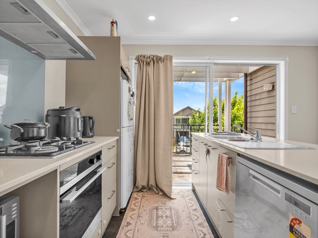 1 Manawatere Way, Flat Bush, Auckland - Carousel 2