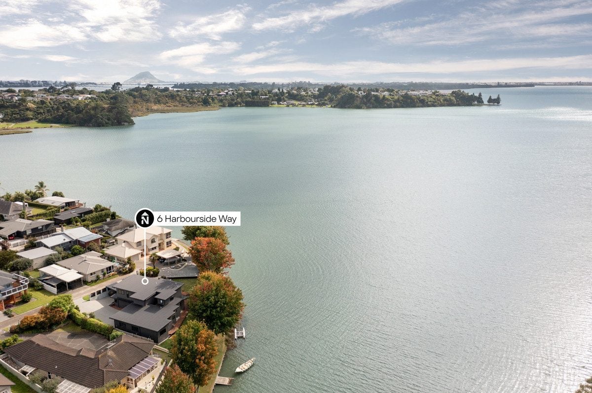 6 Harbourside Way, Welcome Bay, Tauranga - Carousel 1