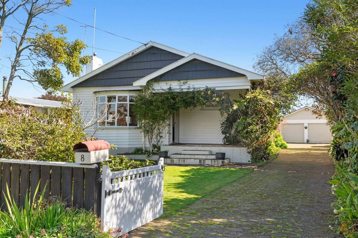 8 Manu Crescent, Upper Vogeltown, New Plymouth - Carousel 17