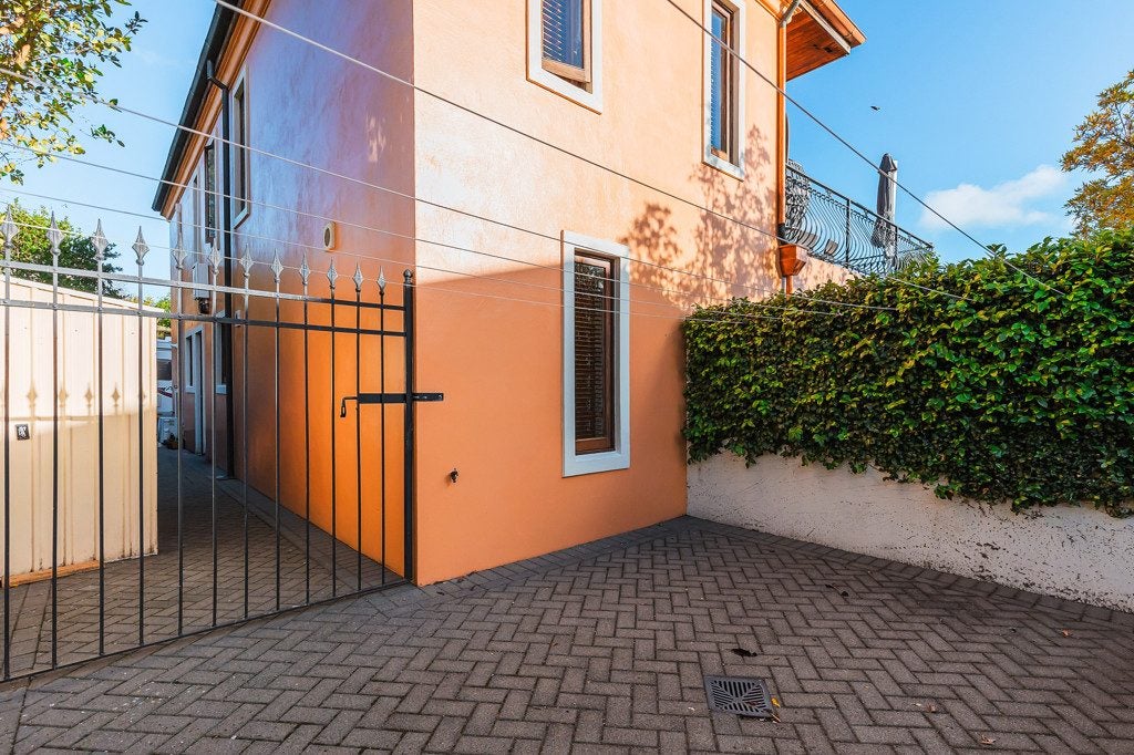 2/52 Harvey Street, Waipahihi, Taupo - Carousel 21