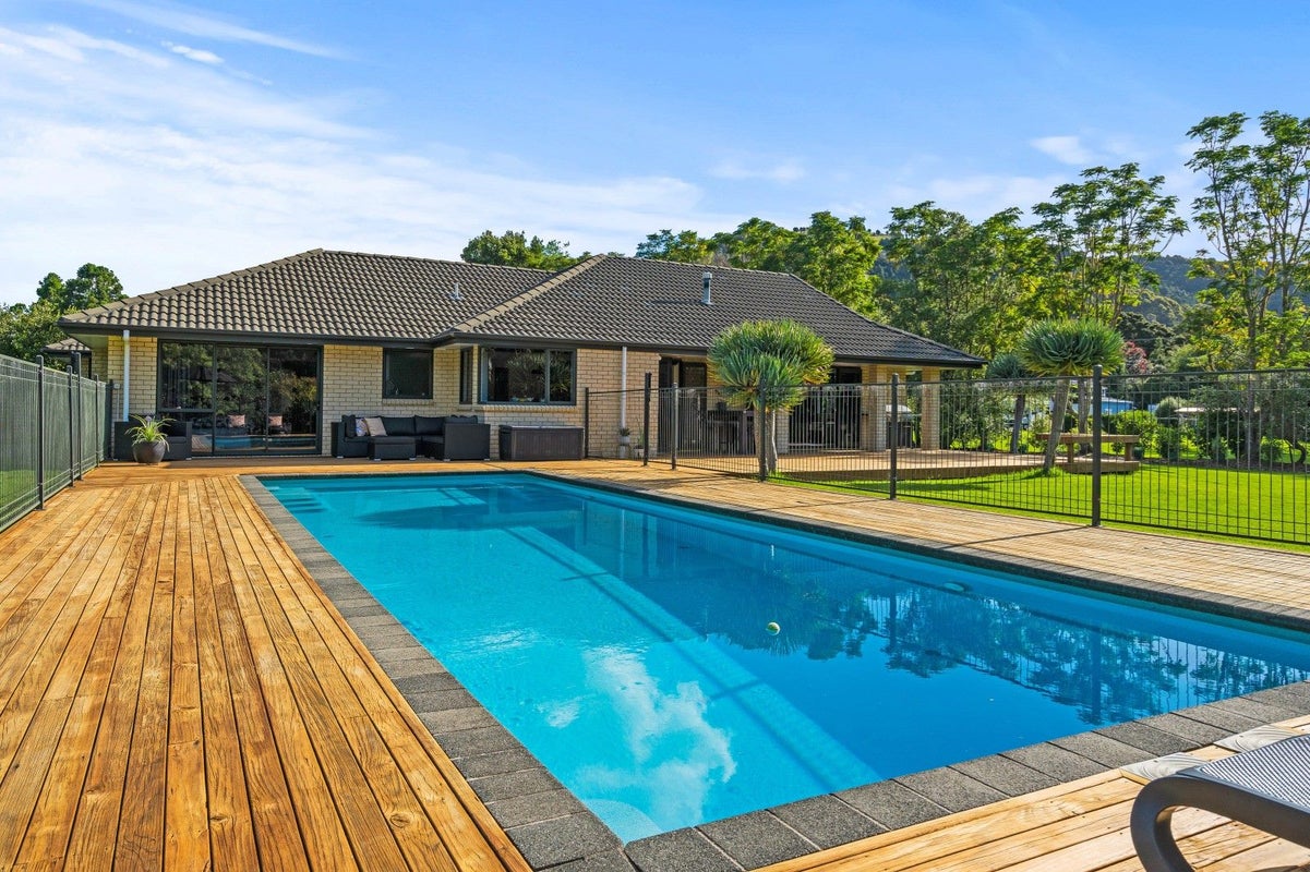 611 Crane Road, Kamo - Carousel 1