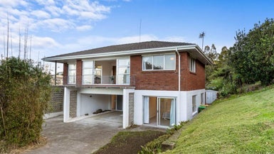 15 Girrahween Drive, Totara Vale, Auckland - Carousel 1