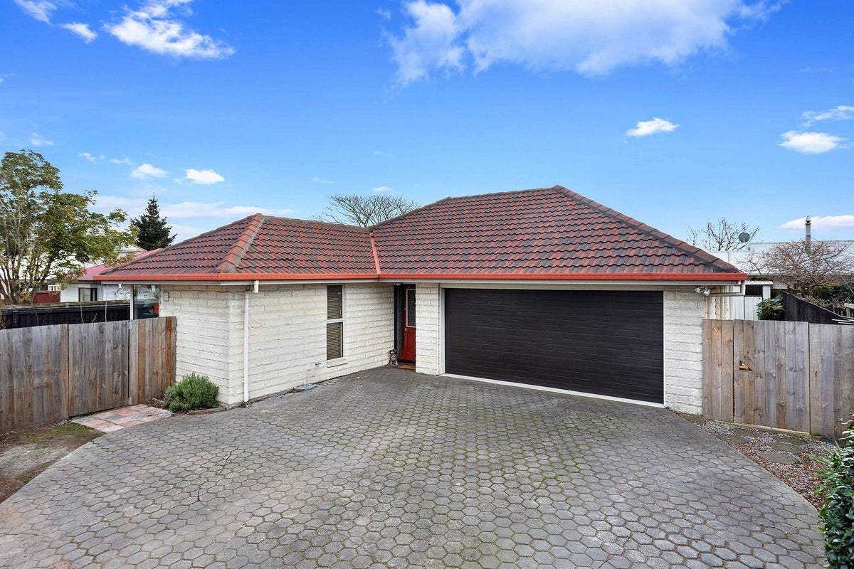 308 Lake Terrace Road, Shirley, Christchurch - Carousel 1