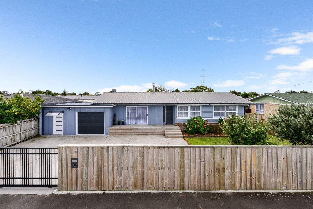 17 Hendon Road, Fairview Downs, Hamilton - Carousel 1