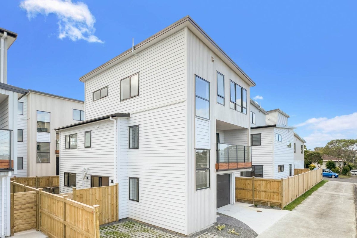 46A Cockayne Crescent, Sunnynook, Auckland - Carousel 1
