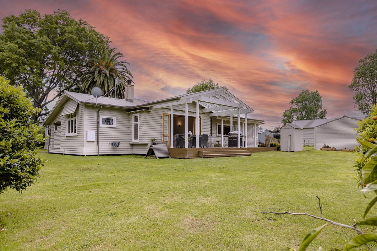1387 Colyton Road, Ashhurst, Palmerston North - Carousel 1