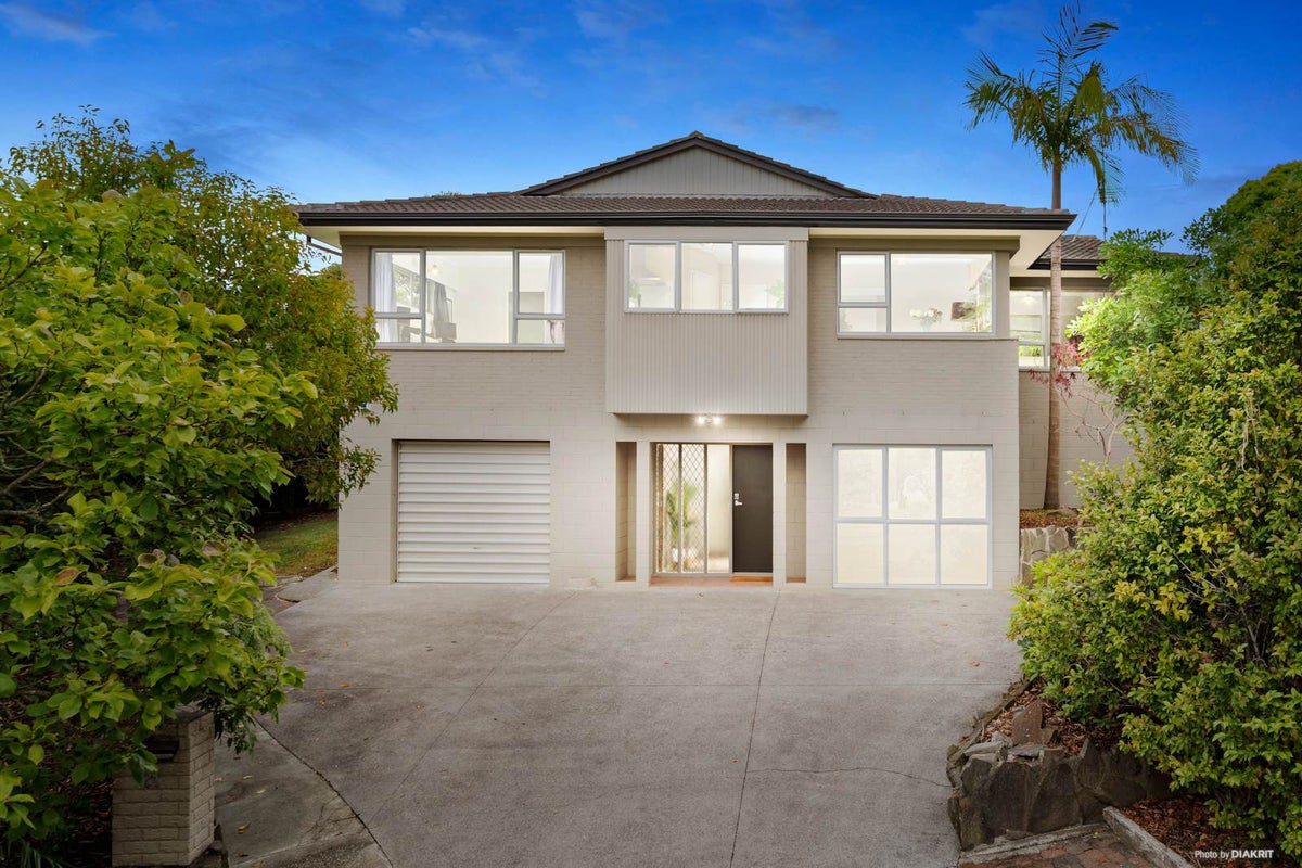 41 Ray Small Drive, Pahurehure, Papakura - Carousel 1