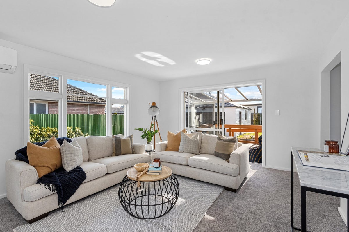 50 Lyndhurst Crescent, Aranui, Christchurch - Carousel 2