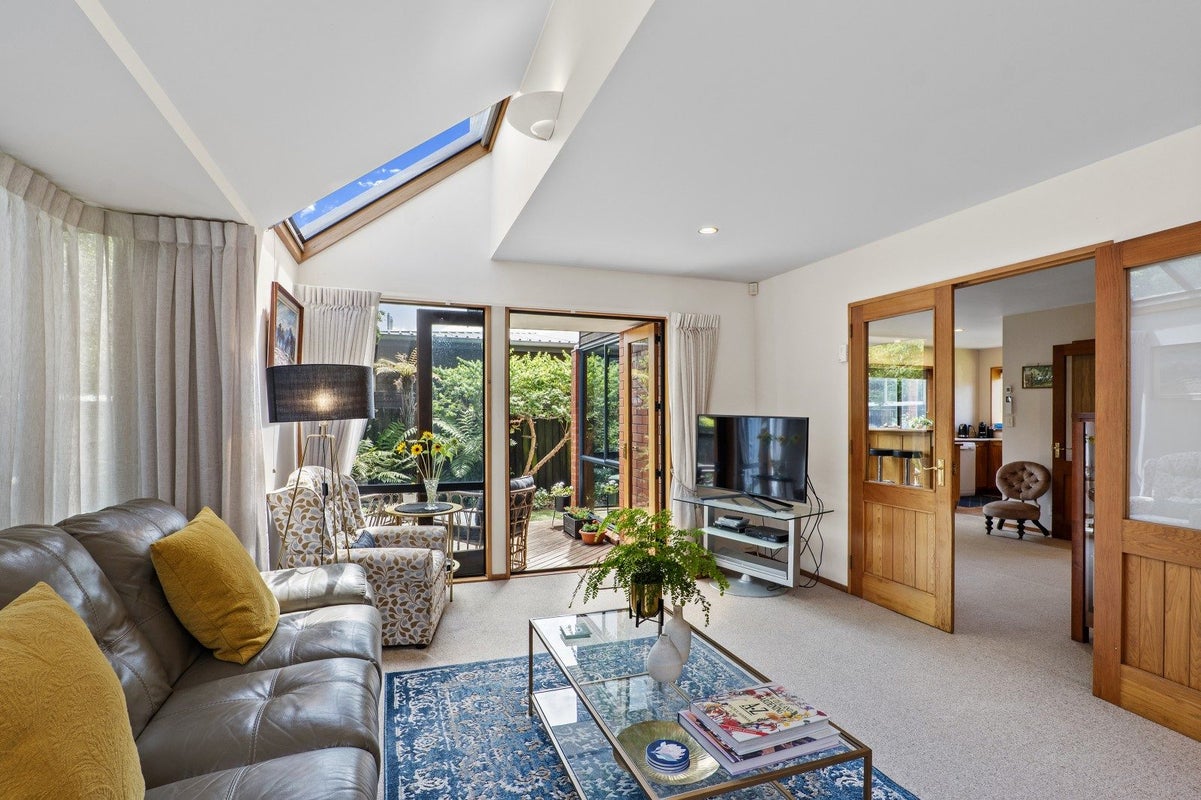 2/180 Main Road, Redcliffs, Christchurch - Carousel 2
