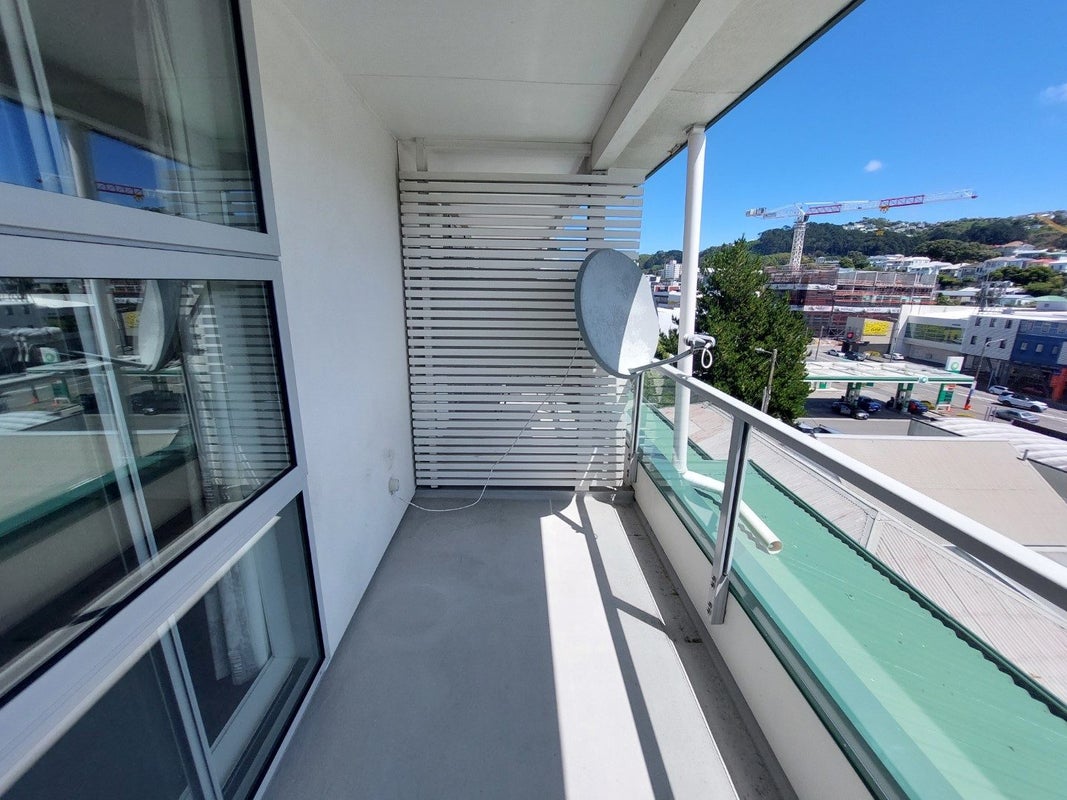 26/8 Girton Terrace, Mount Cook, Wellington - Carousel 1