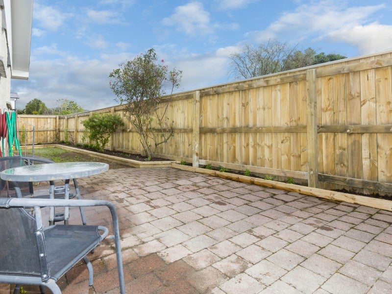 4/16 Riverbank Street, Ebdentown, Upper Hutt - Carousel 1