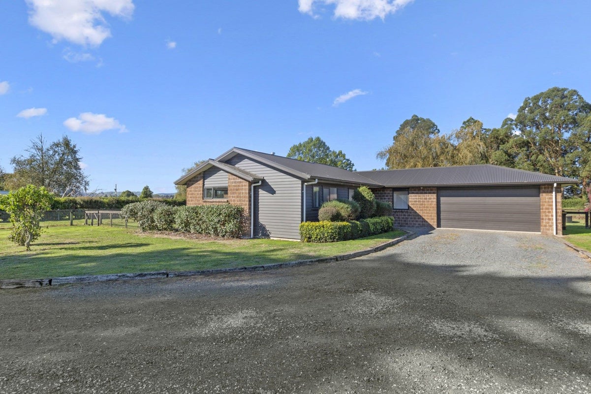 44 Peake Road, Cambridge, Hamilton - Carousel 31