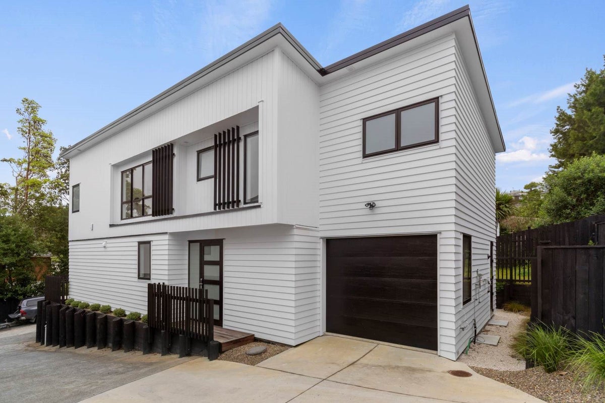 11E Kerria Place, Sunnynook, Auckland - Carousel 1