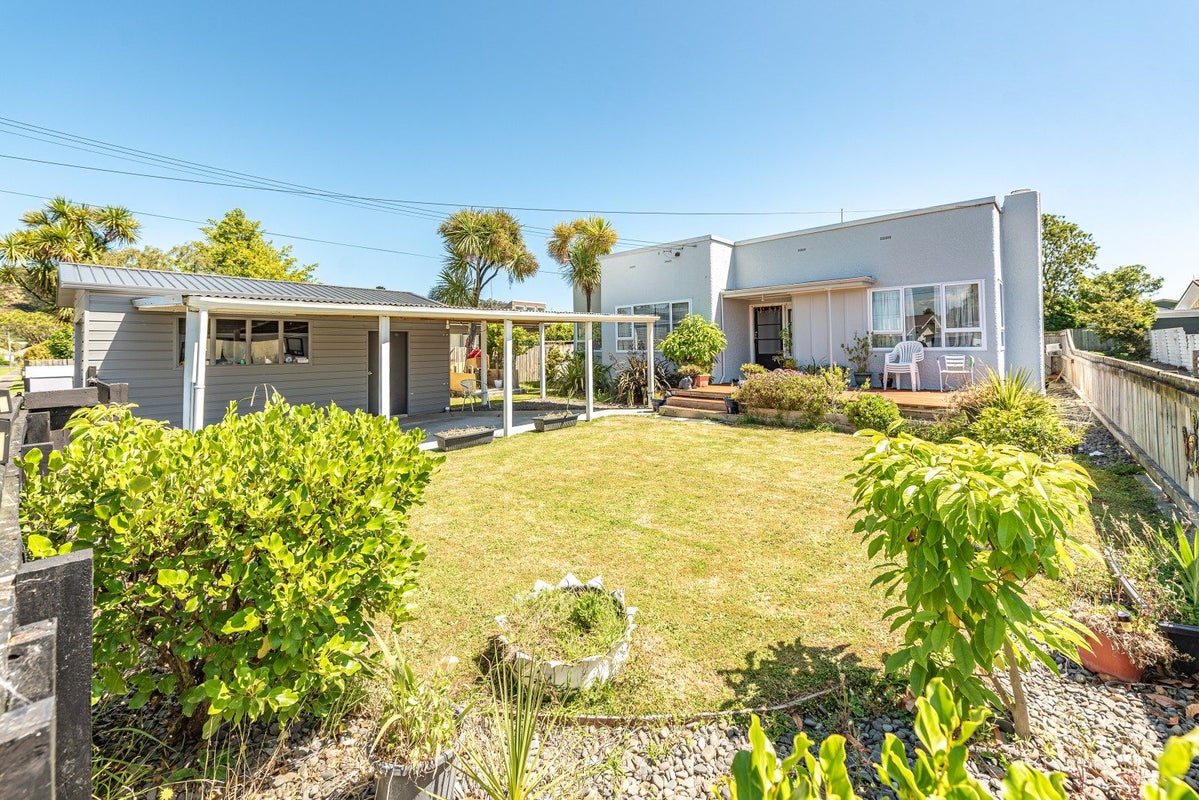 16 Kawakawa Street, Whanganui East, Whanganui - Carousel 1