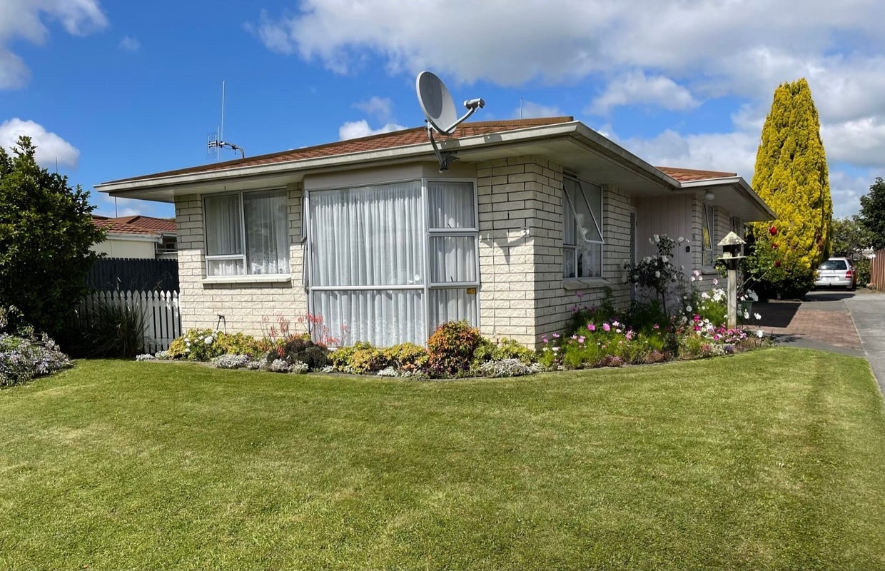 3A Nairn Crescent, Awapuni, Palmerston North - Carousel 1