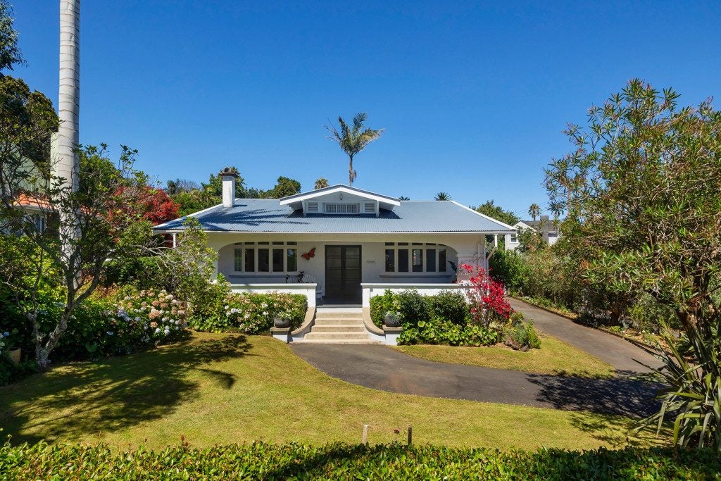 7 Stilwell Road, Mount Albert, Auckland - Carousel 1