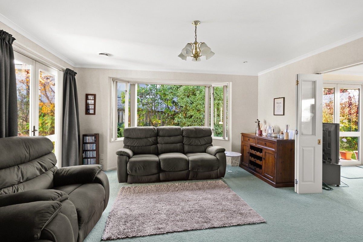 35 Stirling Place, Marchwiel, Timaru - Carousel 2