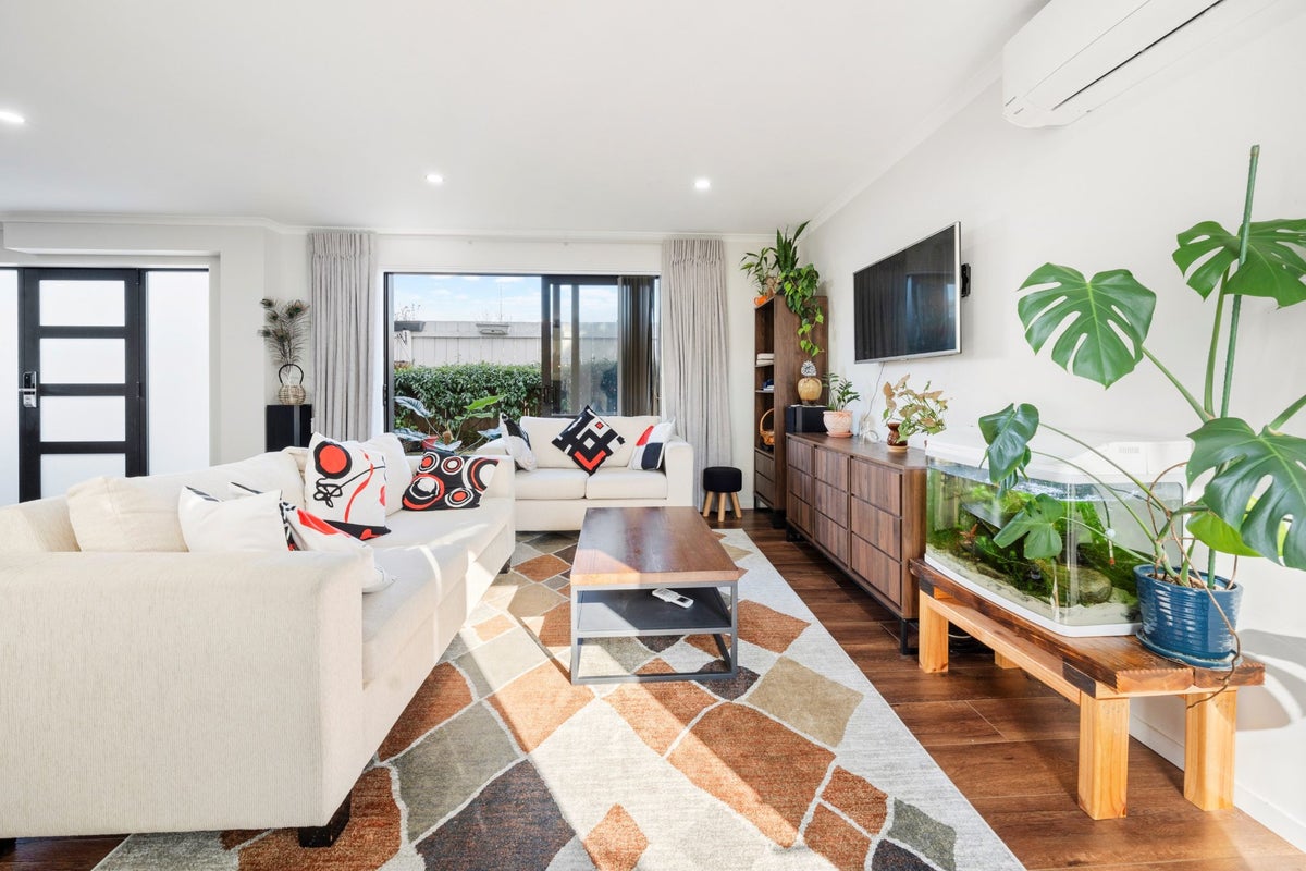20A Omagh Avenue, Papatoetoe, Auckland - Carousel 1