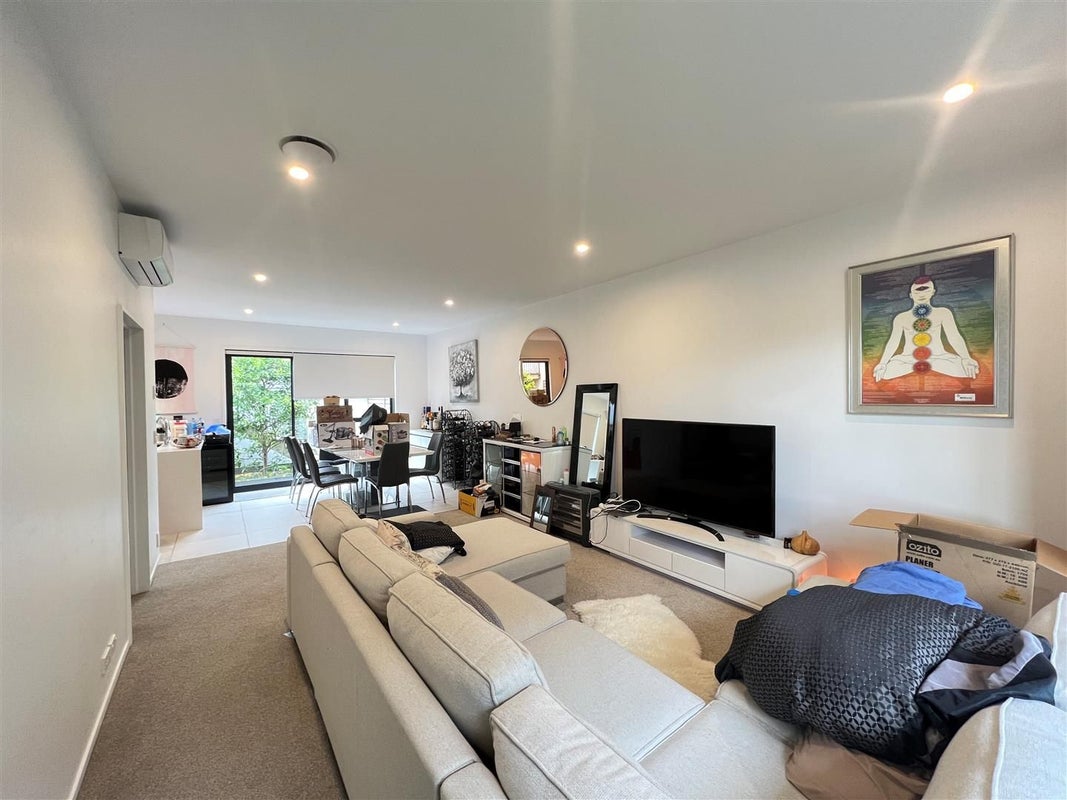 12 Kimiora Street, Three Kings, Auckland - Carousel 1