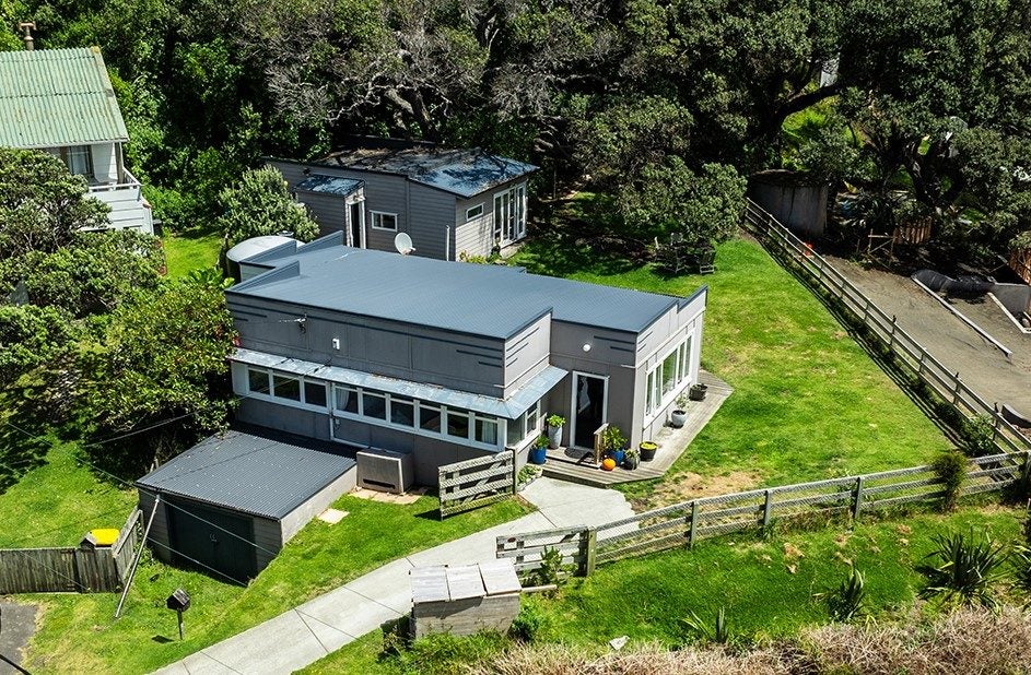 60 Beach Valley Road, New Lynn - Carousel 2