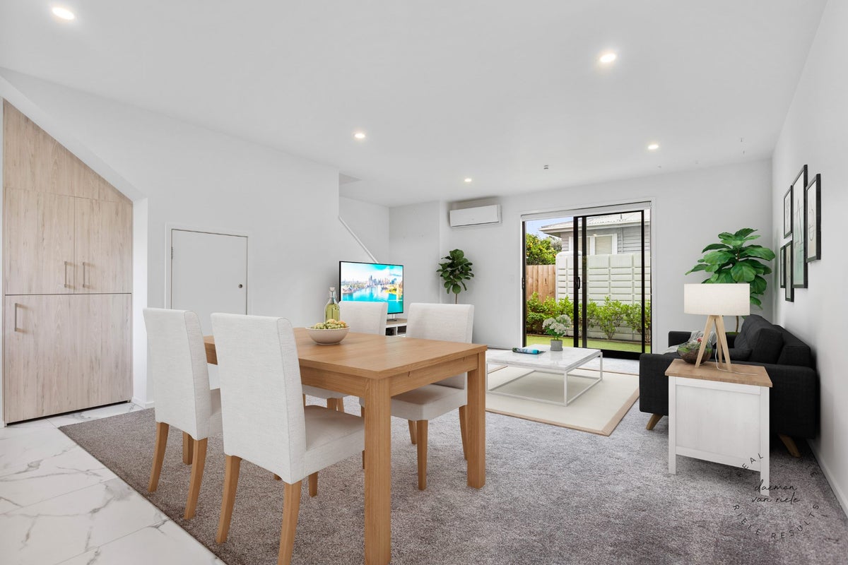 4/17 Lowtherhurst Road, Massey, Auckland - Carousel 1