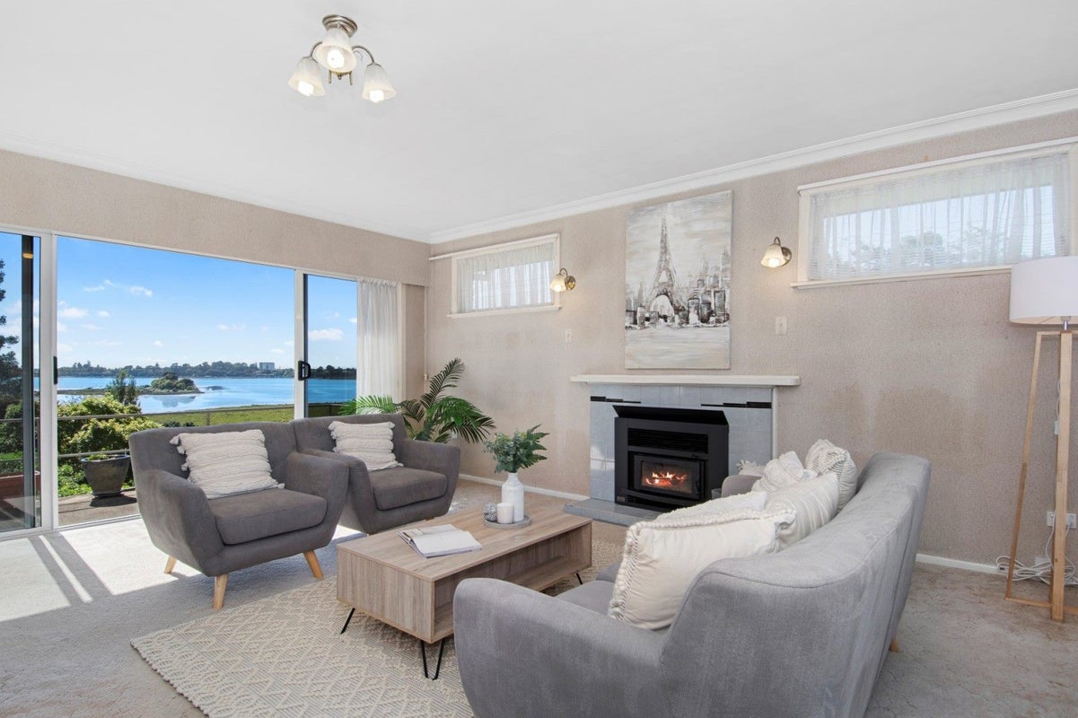 10 Beaufort Avenue, Brookfield, Tauranga - Carousel 1