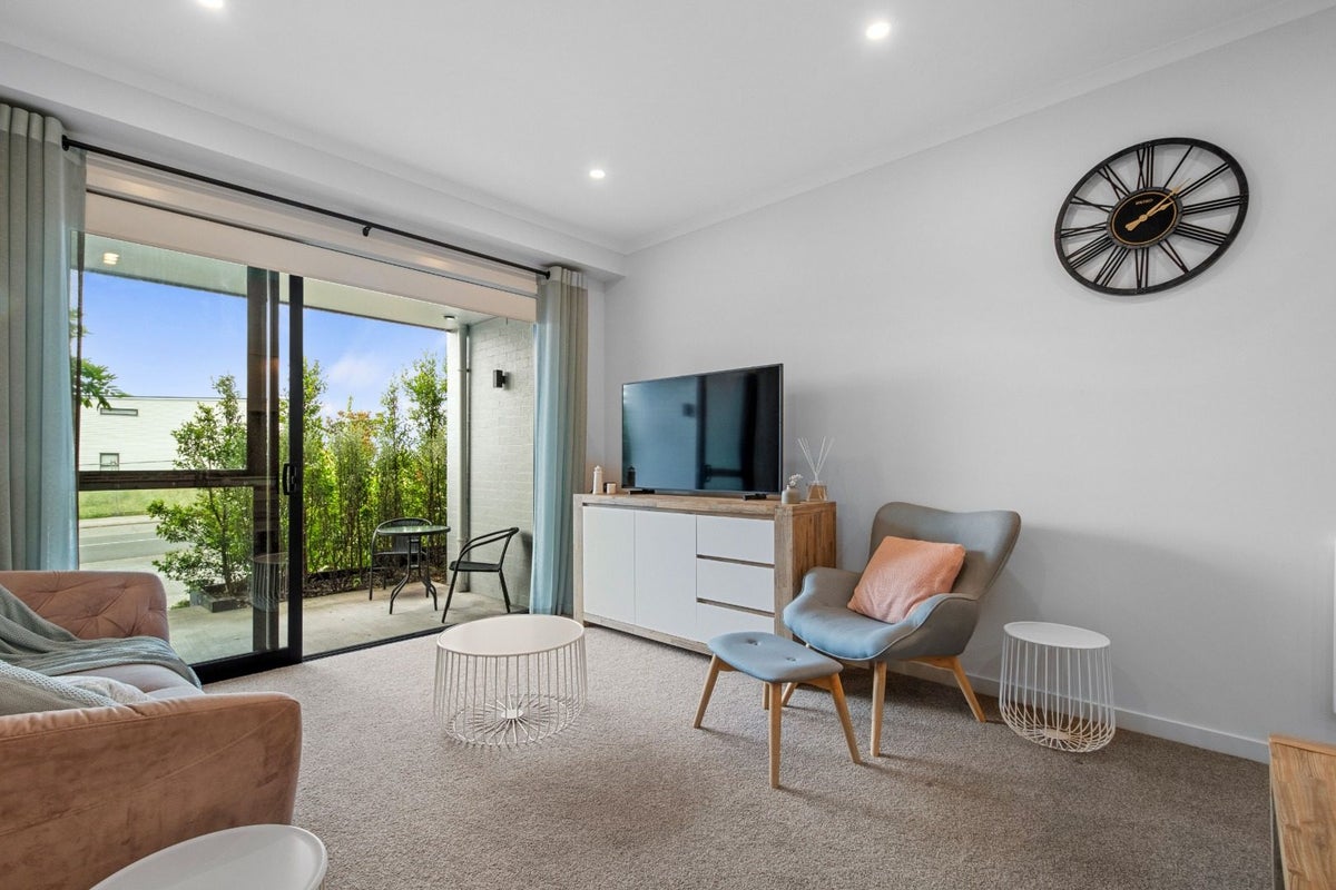 3/1 Genevieve Lane, Hobsonville, Auckland - Carousel 2