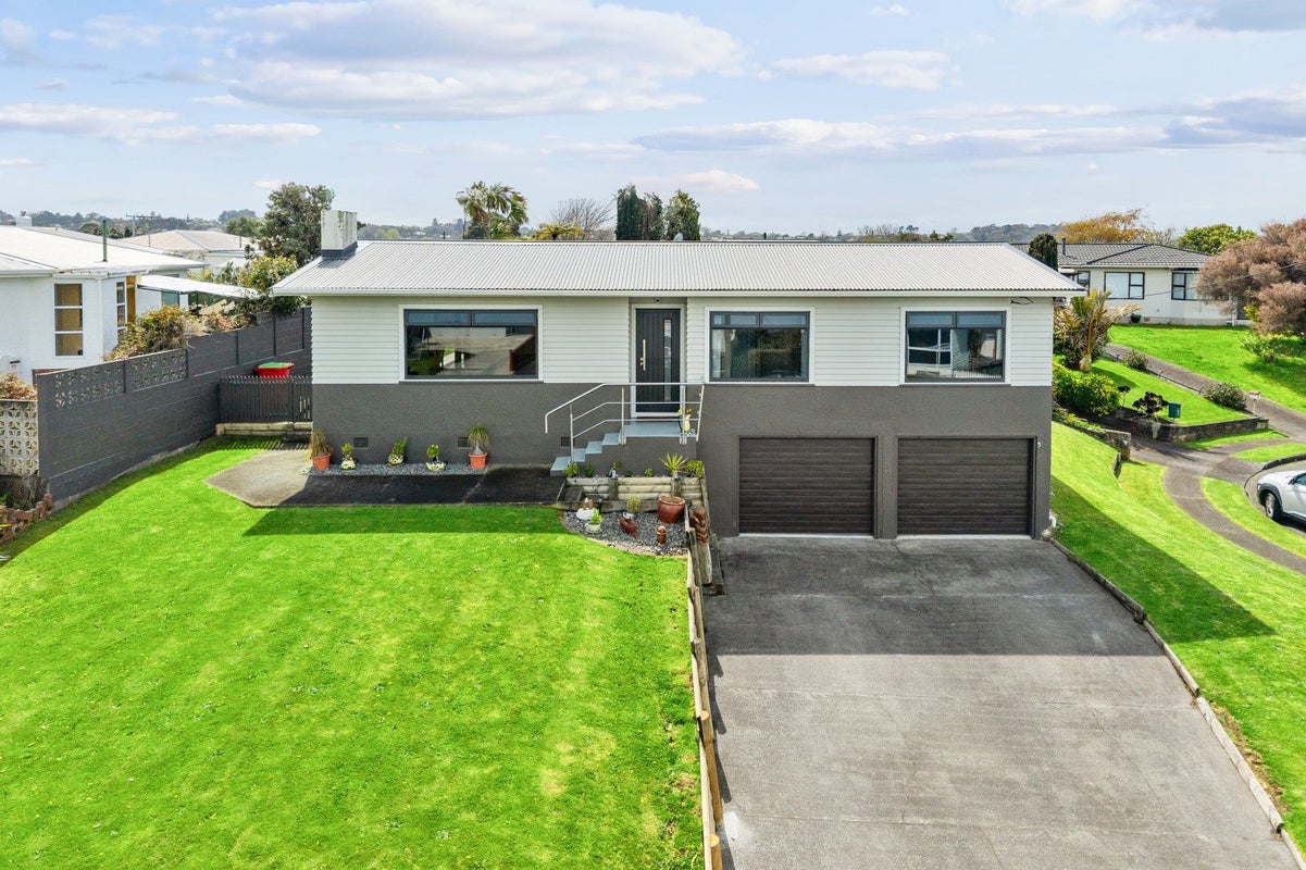5 Balmoral Crescent, Springvale, Whanganui - Carousel 2