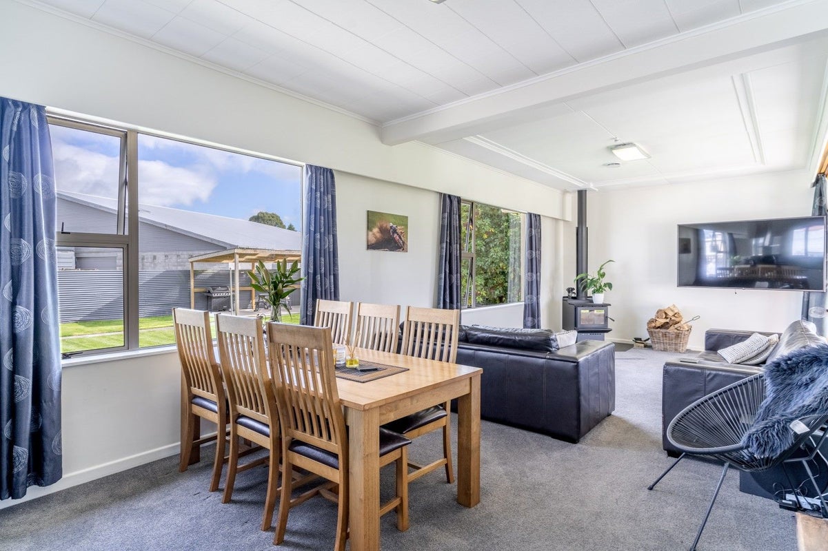 10 Hillary Street, Winton, Winton - Carousel 2