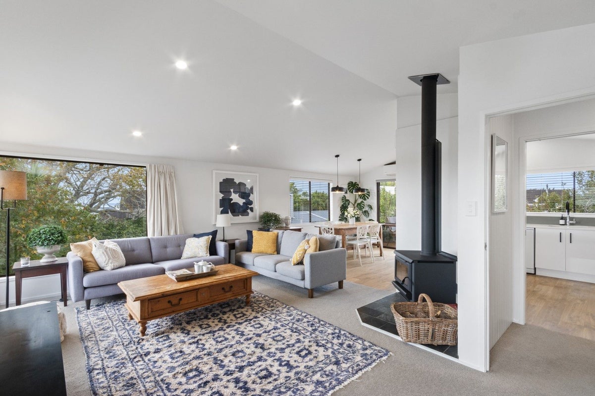 3 View Road, Shelly Park, Auckland - Carousel 1
