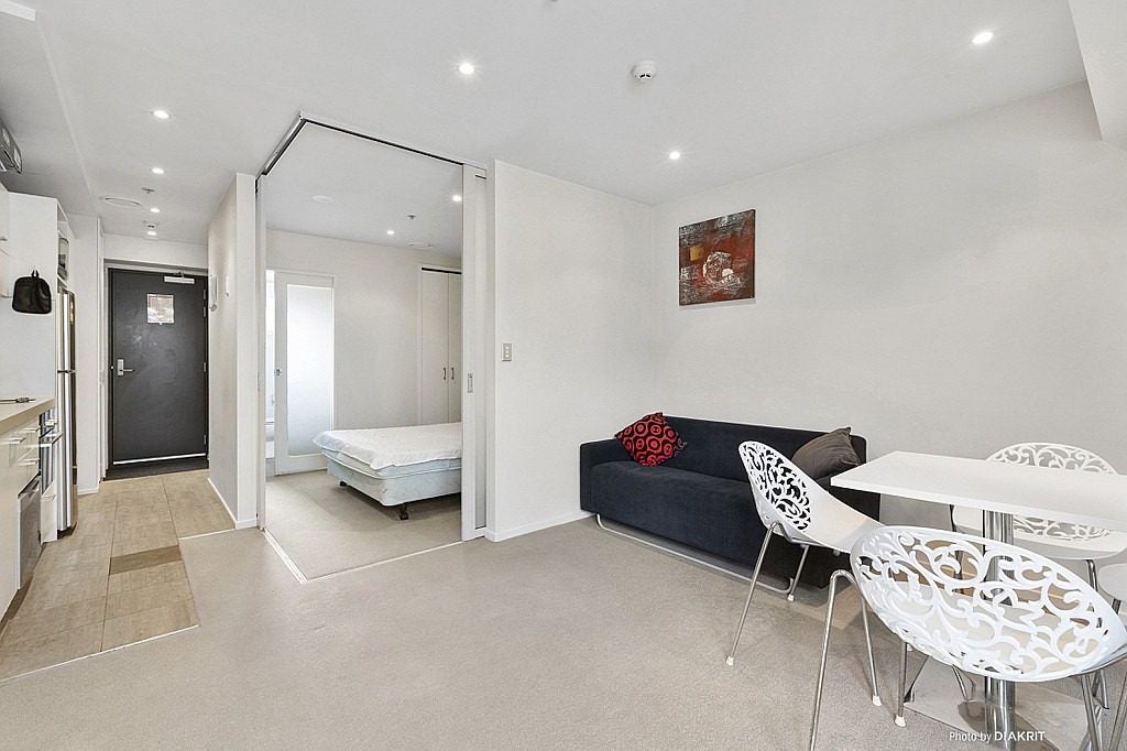 1121/74 Taranaki Street, Te Aro, Wellington - Carousel 2