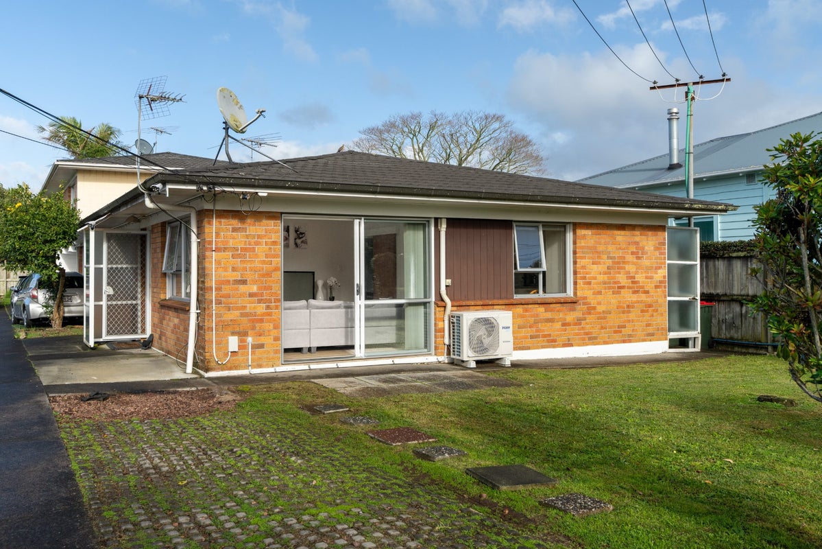 1/13 Oxton Road, Sandringham, Auckland - Carousel 1