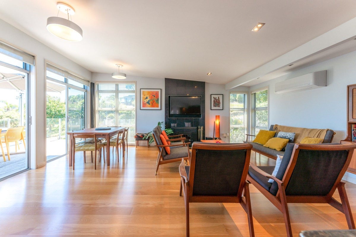 28 Victoria Road North, Onetangi, Waiheke Island - Carousel 2