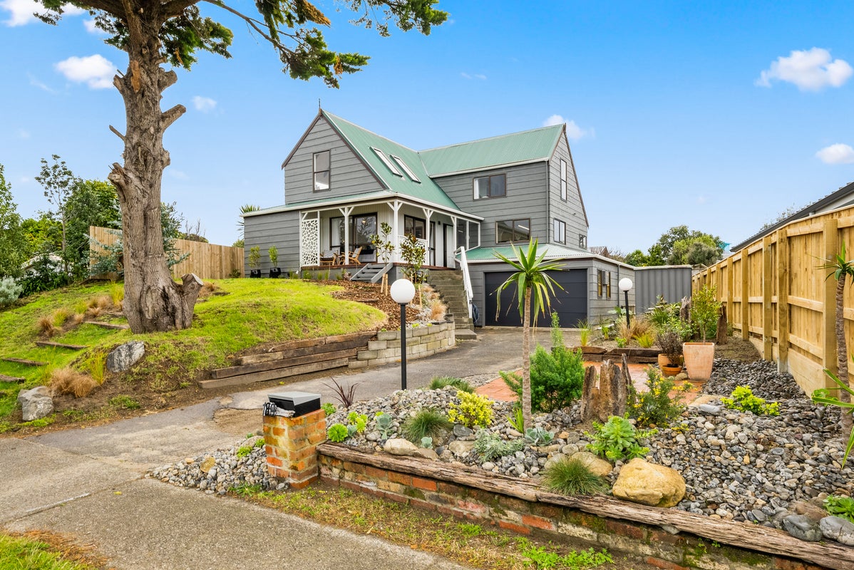 189 Tutere Street, Waikanae Beach, Waikanae - Carousel 1